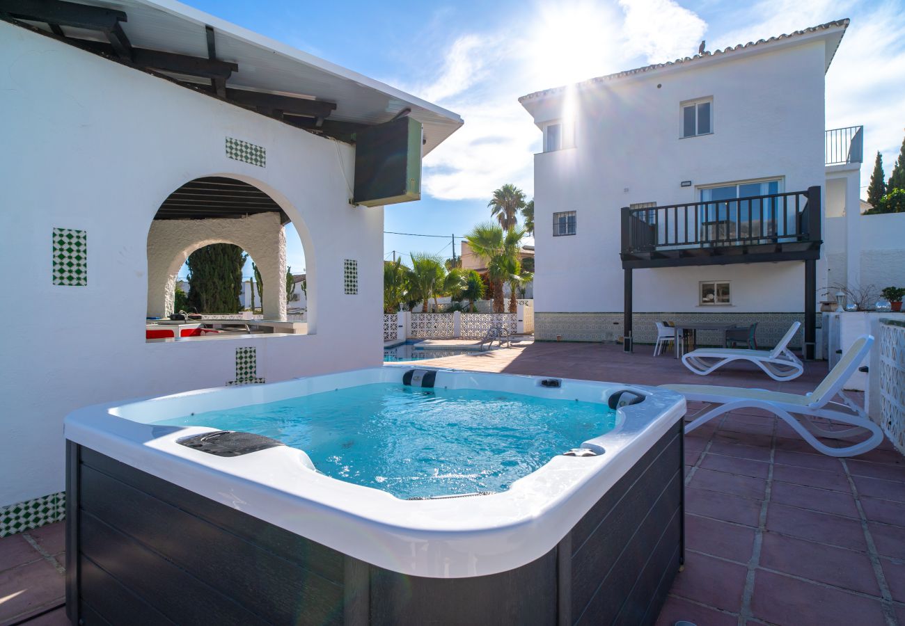 Villa à Nerja - Villa Mauri Private Pool by Casasol