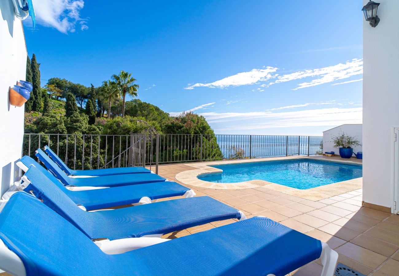 Villa à Nerja - Villa Ladera del Mar Private Pool by Casasol