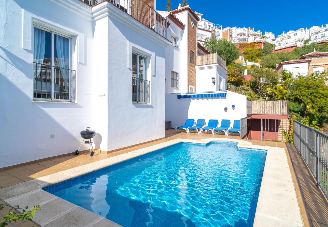 Villa à Nerja - Villa Ladera del Mar Private Pool by Casasol