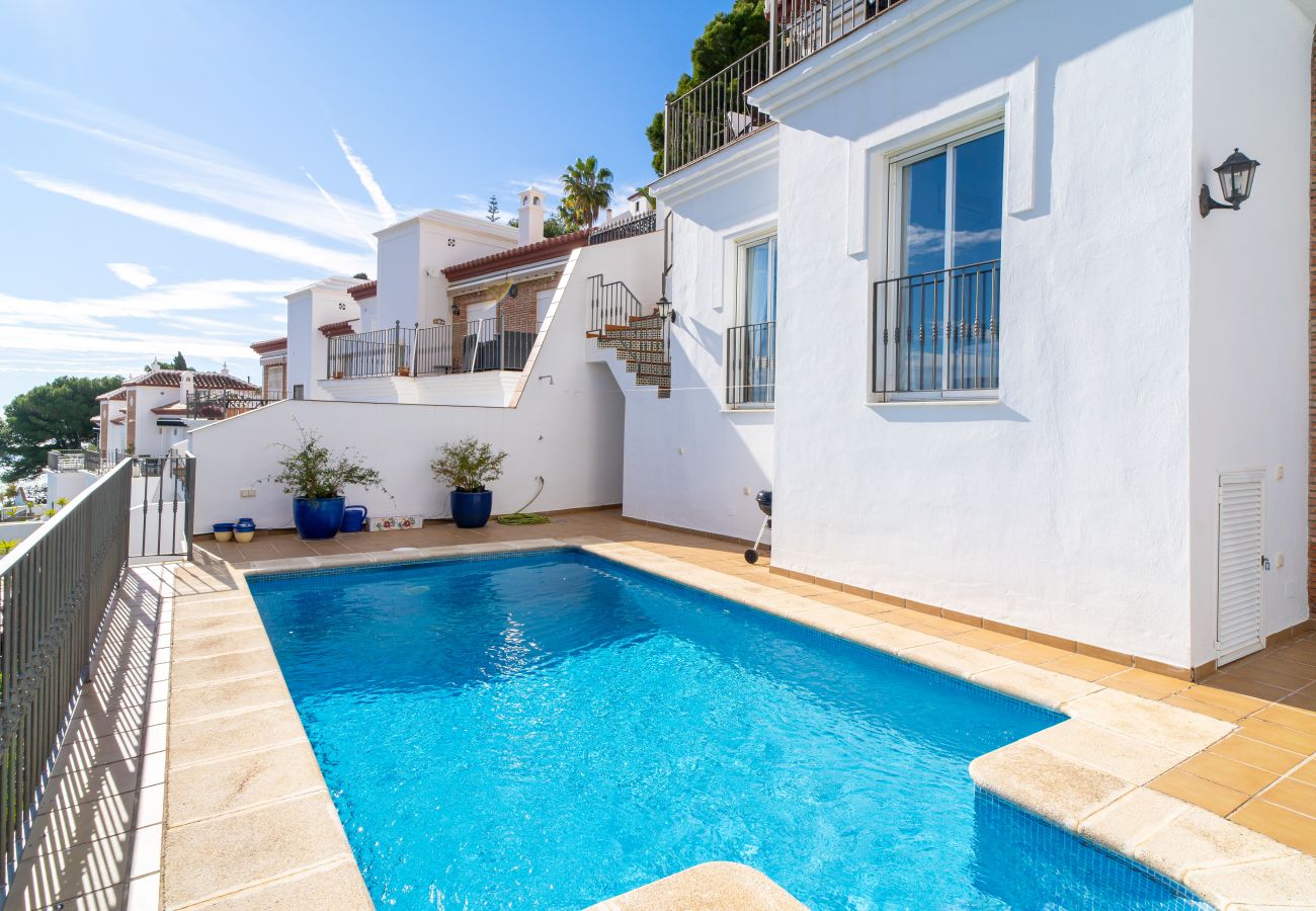 Villa à Nerja - Villa Ladera del Mar Private Pool by Casasol